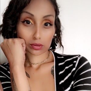 Meet your Posher, Crystal